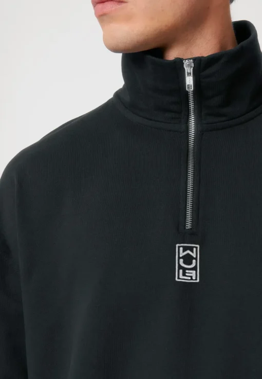 64°120 Turtleneck Black Reflector<WULF Shop