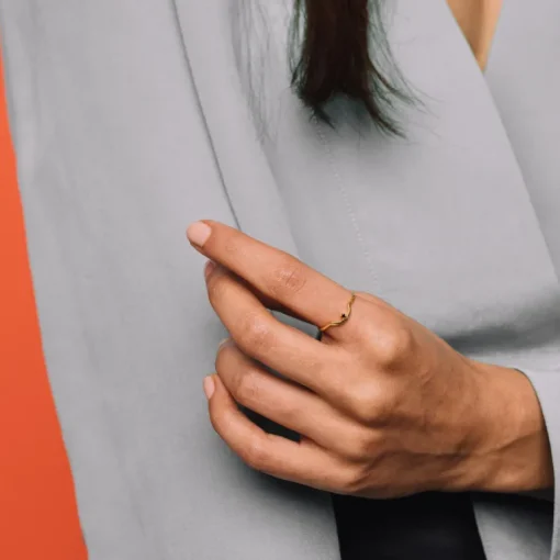 Curved Sormus Musta<fejn jewelry Online