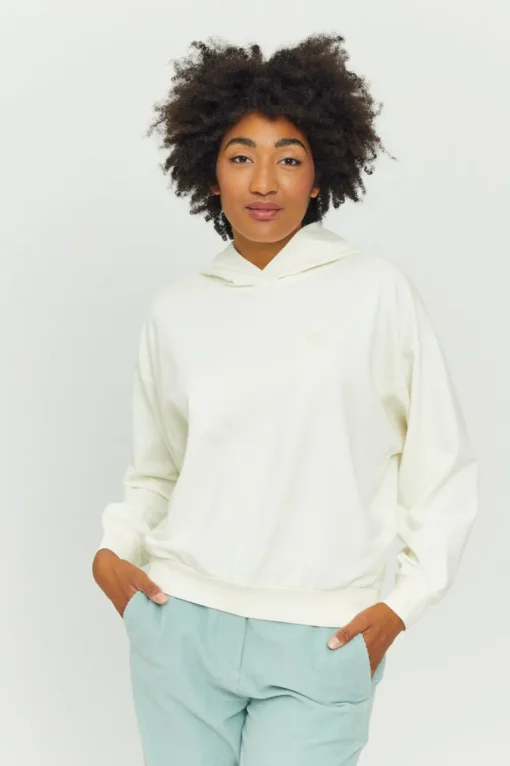 Donelly Huppari<Mazine Outlet