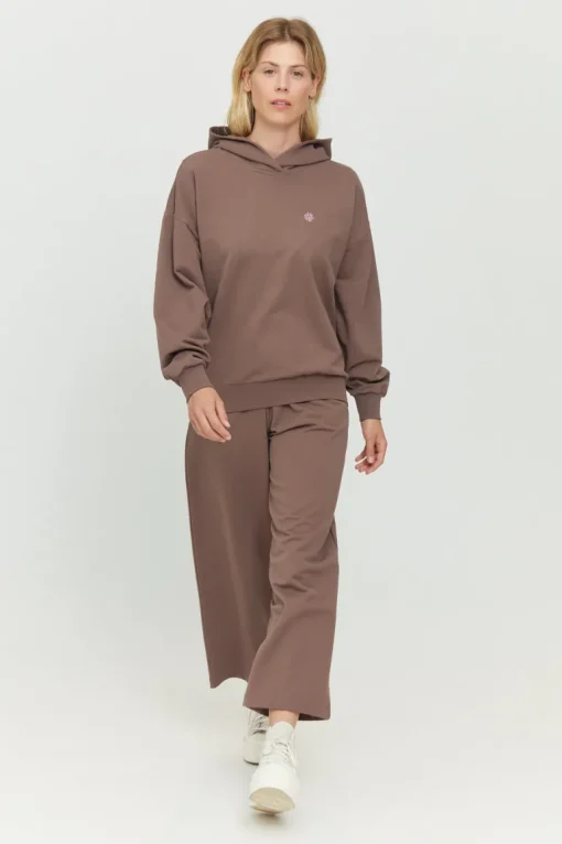 Donelly Huppari<Mazine Outlet