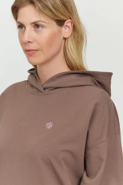 Donelly Huppari<Mazine Outlet