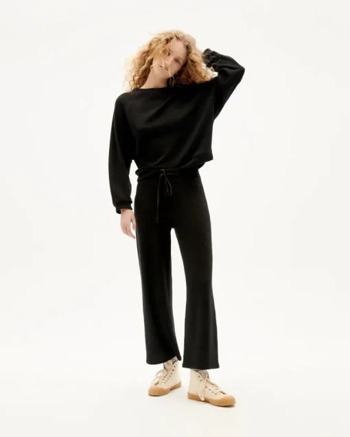 Eri Housut Musta<Thinking MU Flash Sale