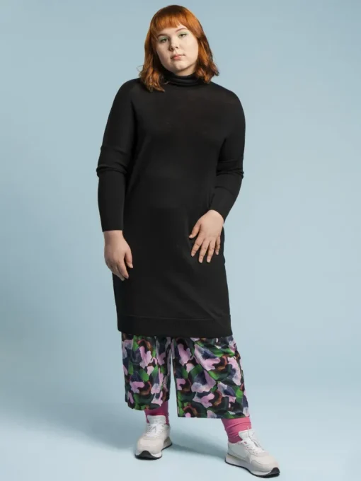 Filipa Merino Neulemekko Musta<Aarrelabel Discount