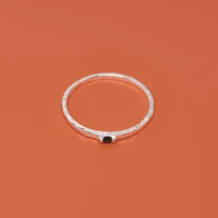 Hammered Sormus Mustalla Kivellä<fejn jewelry Flash Sale