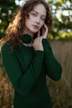 Handcrafted Merino Wool Rose Necklace Forest Green<Monala Shop