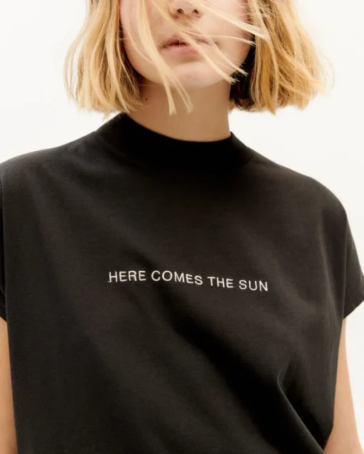Here Comes The Sun T-Shirt Black<Thinking MU Flash Sale