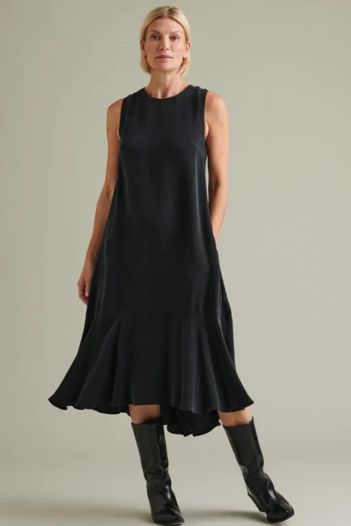 Kalvi Mekko Musta<niinmun Discount