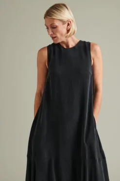 Kalvi Mekko Musta<niinmun Discount