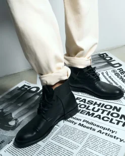 Laced-Up Vegan Corn Leather Ankle Boots Black<BOHEMA Shop