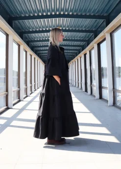 Lush Iltapuku Rusettikauluksella Musta<Miia Halmesmaa Fashion