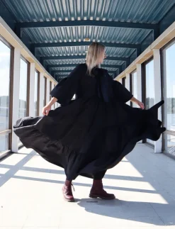 Lush Iltapuku Rusettikauluksella Musta<Miia Halmesmaa Fashion