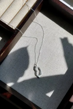 Maya Oval Pendant Kaulakoru Hopea<Marie Beatrice Gade Hot