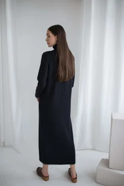 Merinovillainen Pitkä Neulemekko Poolokauluksella Tummansininen<Monala Flash Sale