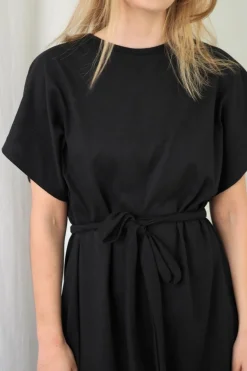 Mieluisa Mekko Musta<Studio Sieluisa Store