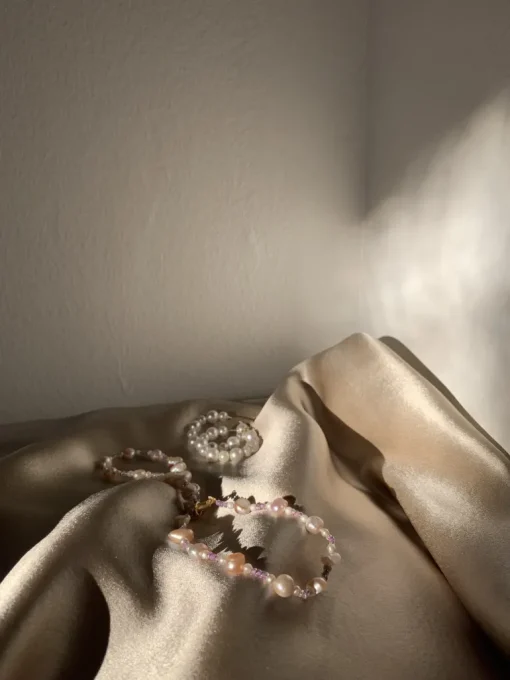 Mingle Helmi Korvarenkaat<NAKU Jewellery Online