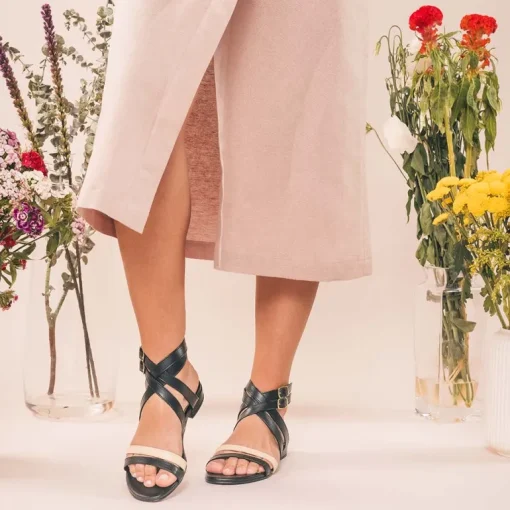 Olga Sandaalit Musta<NAE Vegan Shoes New