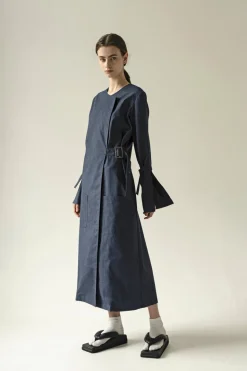 Pitkä Mekko Vyöllä Laivastonsininen<KM by LANGE New