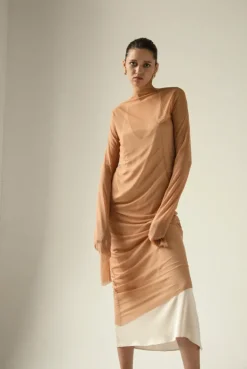 Pitkähihainen Nude Tulle Mekko<KM by LANGE Store