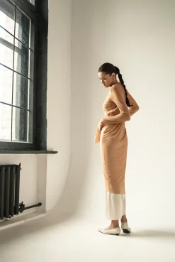 Pitkähihainen Nude Tulle Mekko<KM by LANGE Store