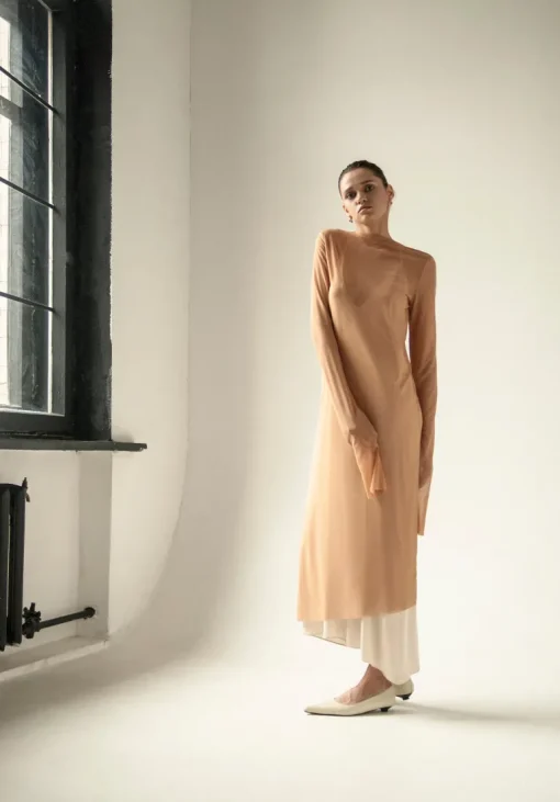 Pitkähihainen Nude Tulle Mekko<KM by LANGE Store
