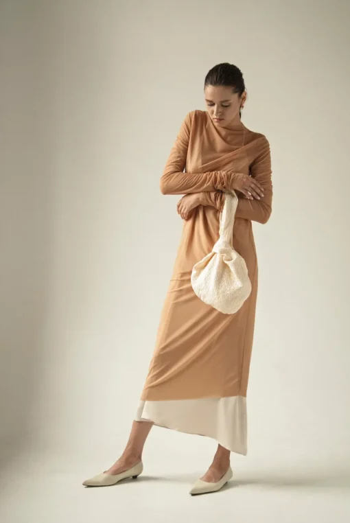 Pitkähihainen Nude Tulle Mekko<KM by LANGE Store