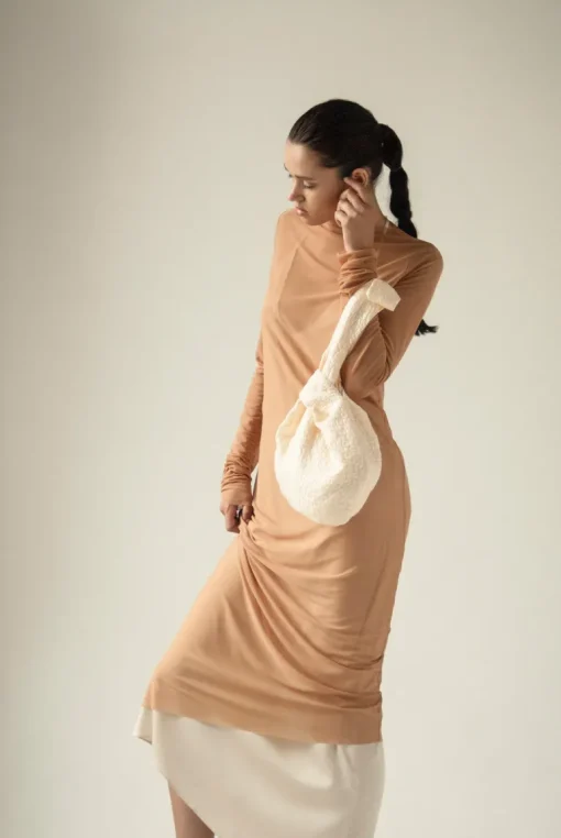 Pitkähihainen Nude Tulle Mekko<KM by LANGE Store