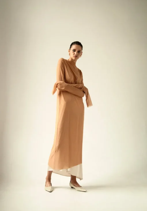 Pitkähihainen Nude Tulle Mekko<KM by LANGE Store