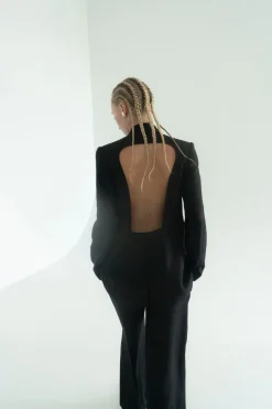 Polunochnik Takki Avoimella Selällä Musta<KM by LANGE Fashion