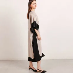 Riviera Silkki Kaftaanimekko Beige ja Musta<Studio Heijne Online