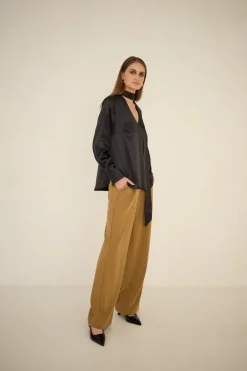 Silk Blouse With a Sash Black<Enteliér New