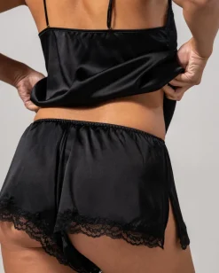Silkkiset Shortsit Musta<UNDERSTATEMENT New