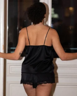 Silkkiset Shortsit Musta<UNDERSTATEMENT New