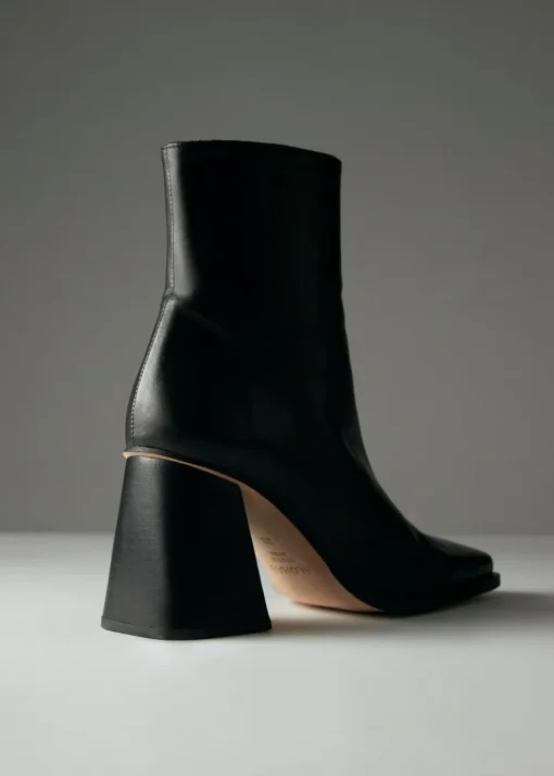 South Leather Ankle Boots Black<ALOHAS Flash Sale