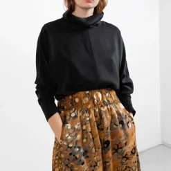 Revolution Silk Cowl Neck Top - silkkinen kauluspaita Musta<Studio Heijne Online