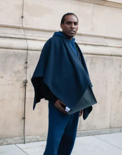 Suosikki 09 Poncho Laivastonsininen Musta<ZAMT Outlet