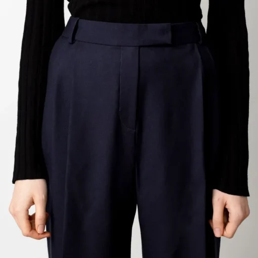 Swipe Cropped Wool Pants in Navy<Studio Heijne Cheap