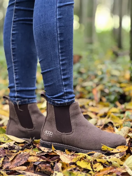 The Crossover Chelsea for Women in Dark Brown<8000Kicks New