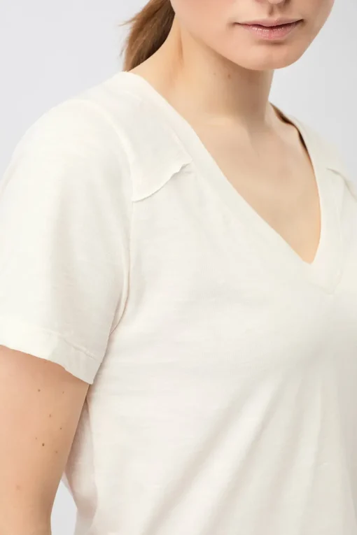 The New V-Neck White<MANDALA Store