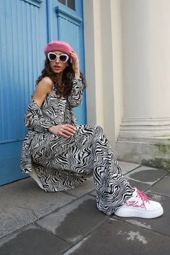 Viskoosi Printtitoppi Musta-Valkoinen<ANGELL Fashion