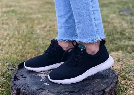 Women's Explorer V2 Black and White<8000Kicks New