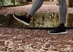 Women's Explorer V2 Black and White<8000Kicks New